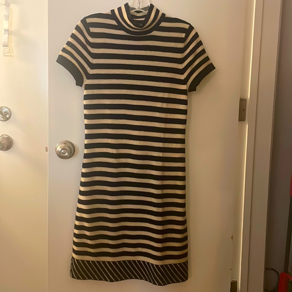 Banana Republic Size Medium Short Sleeve Merino Wool Cashmere Blend Midi Dress